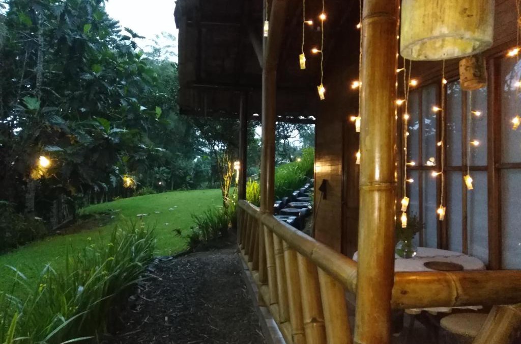 Santo Domingo de los Colorados Hotel | Estancia La Colina