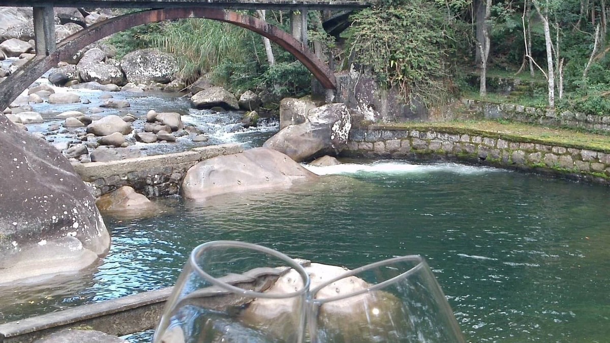 Itatiaia Ski Chalet | Estalagem do Rancho: Chalet with waterfalls