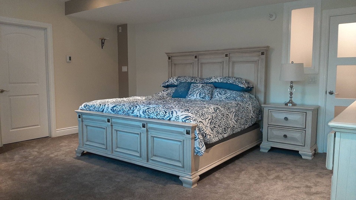 Ottawa Division House | Estate guest house -1br-King