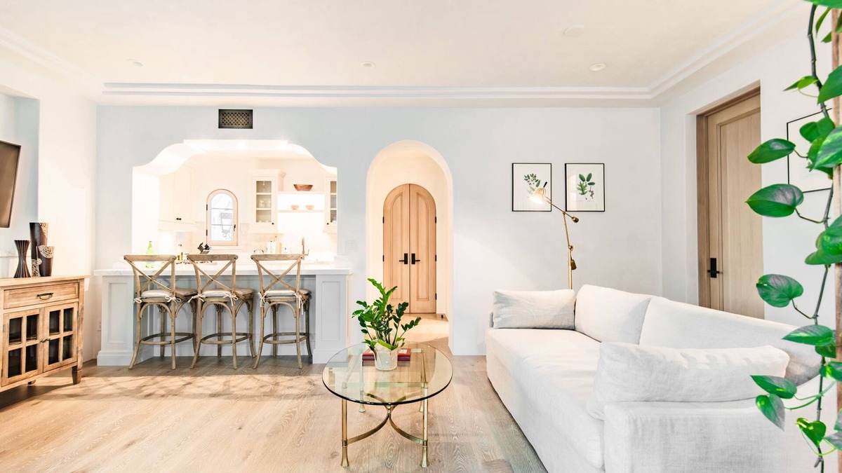Woodside Apartment | Estately Plausibility of Simplicity