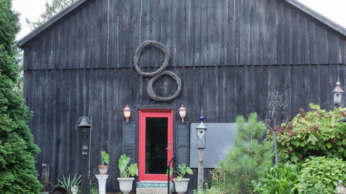 Alliance House | Esther's Barn; Private & Cozy; 1/2 mile from The University of Mt. Union.