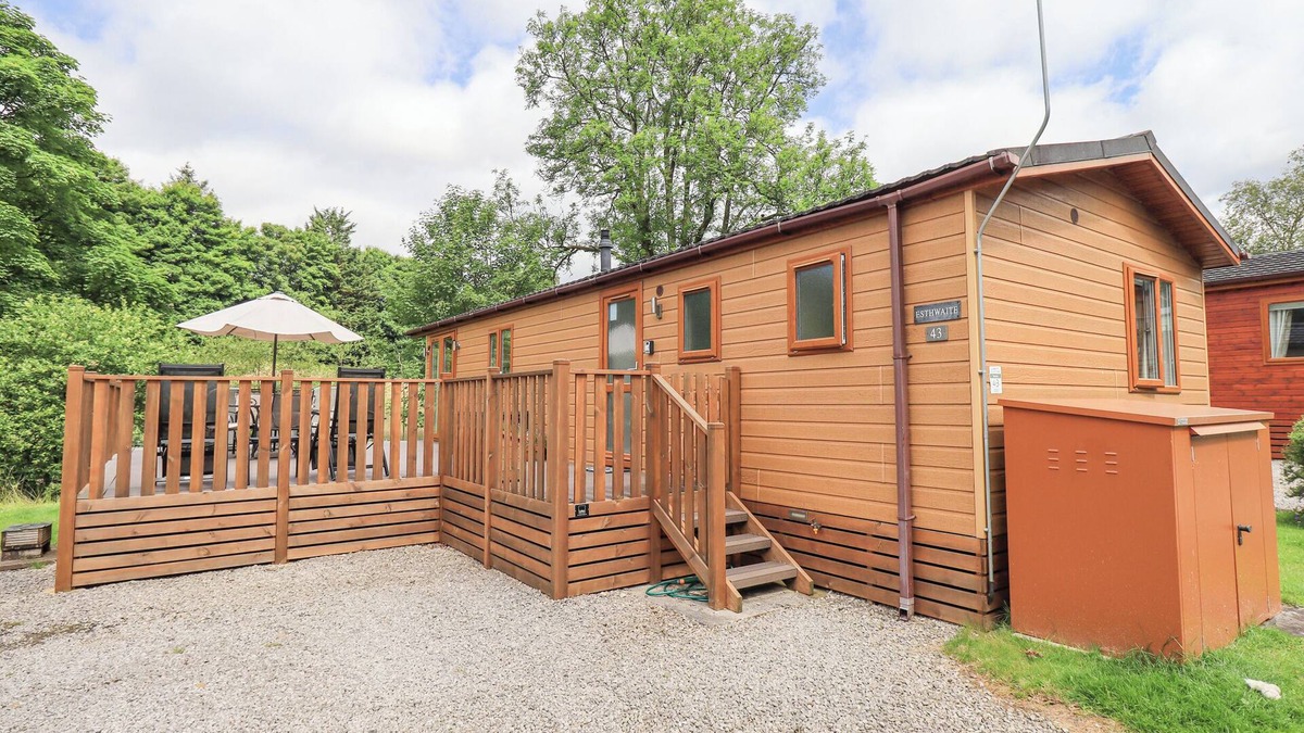Troutbeck Cottage | ESTHWAITE LODGE, pet friendly, with a garden in Windermere