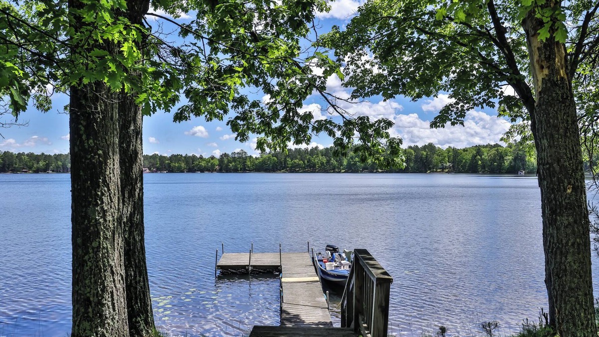 St Germain Cottage | Estrold's Resort- Bayview Cabin