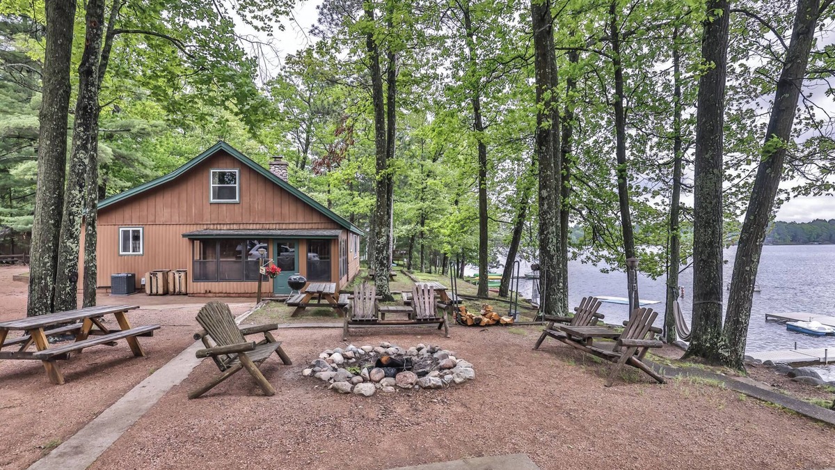 St Germain Cottage | Estrold's Resort- Popple Cabin
