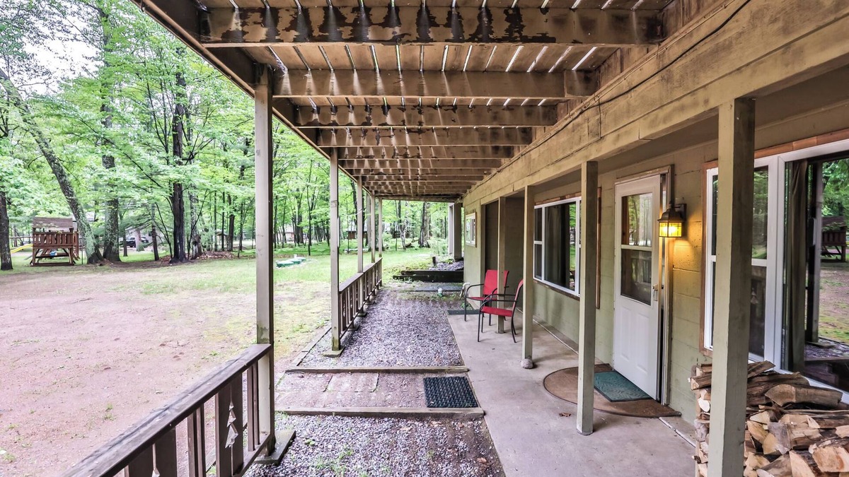 St Germain Cottage | Estrold's Resort Sno-Drift