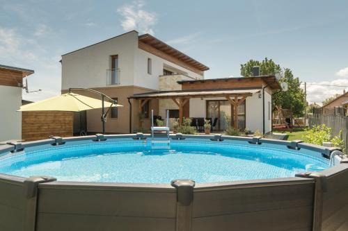 Balatonkeresztur Villa | EszterHáz