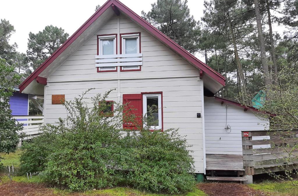 Le Porge Ski Chalet | Et pourquoi pas des vacances naturistes à la Jenny ?