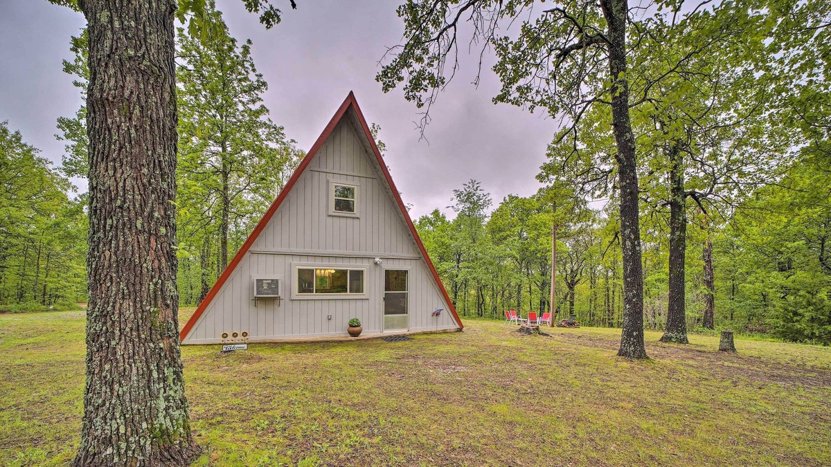 Eucha Apartment | Eucha A-Frame w/ Fire Pit: Just 1 Mi to Lake!