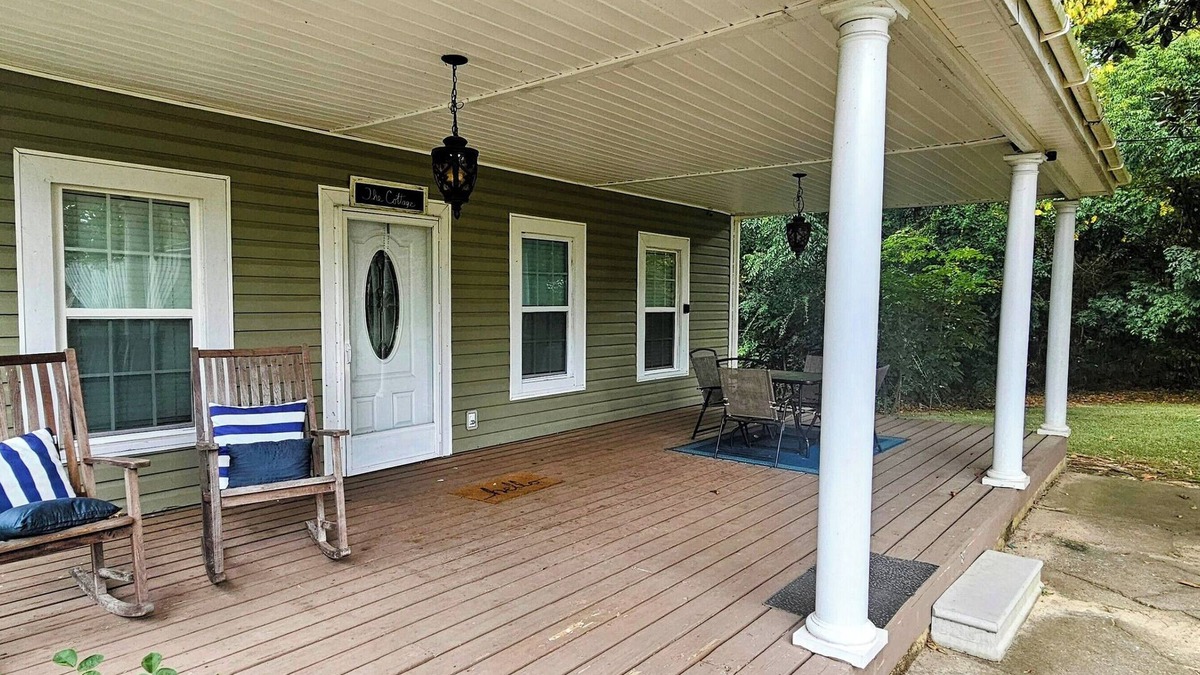 Georgetown House | EUFAULA COTTAGE BY THE LAKE