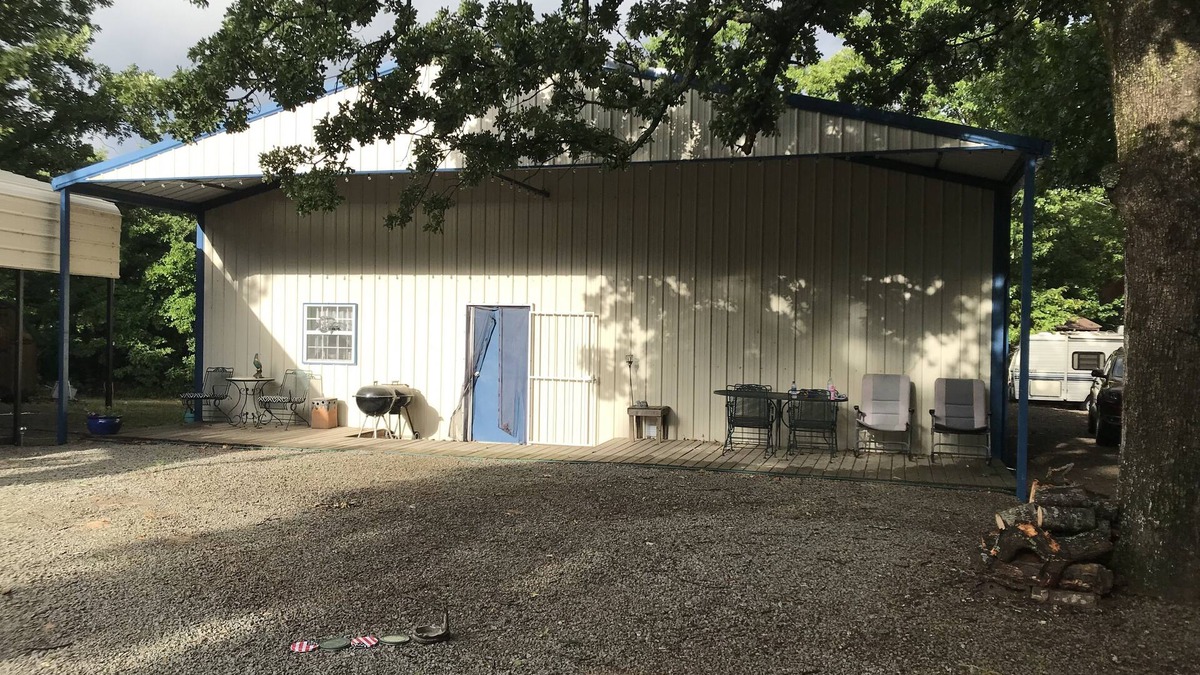 Hoyt House | Eufaula Lake House in Quiet Neighborhood w/Private Beach
