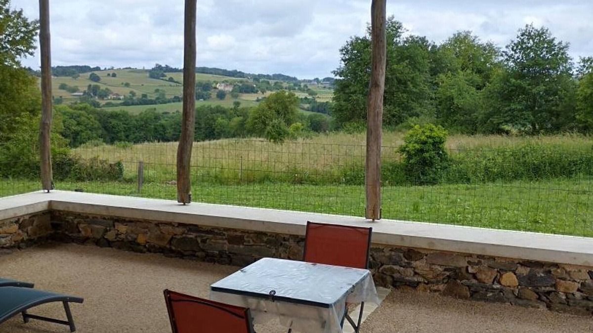 Genis Cottage | Eugenie's Little Nest - Countryside Haven, Pets Welcome