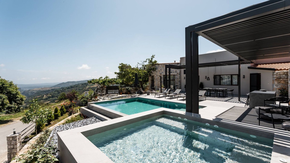 Asigonia Villa | Eumelia Iconic Villa, with Heated Pool & Whirlpool, BBQ, Close to amenities