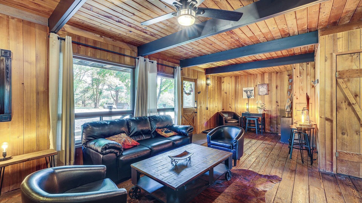 Eureka Springs Cabin | Eureka Springs Rental Cabin 8 Mi to Downtown!