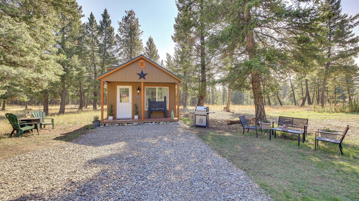 Eureka Apartment | Eureka Vacation Rental: Steps to Creek & Fishing!