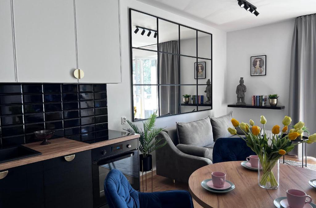 Tomaszow Mazowiecki Apartment | EUROPA22 Apartament "Sen jak w pięciogwiazdkowym hotelu" - JAKOŚĆ, nie ilość - CENTRUM MIASTA w atrakcyjnym miejscu obok parku ze stawem