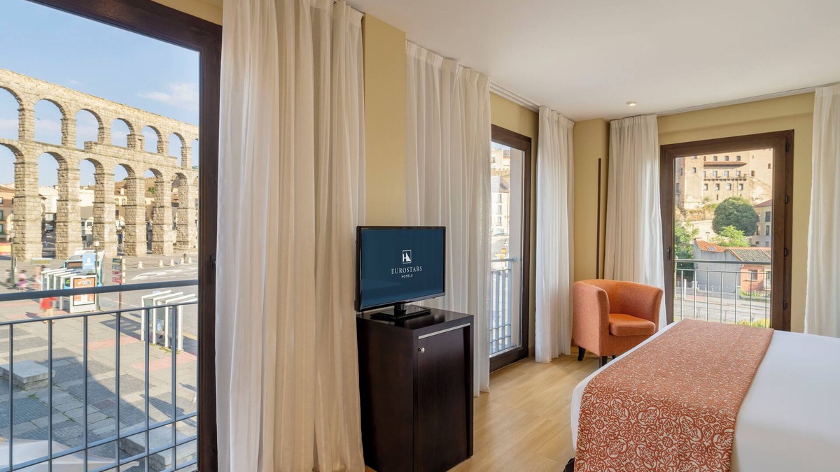 Segovia Old Town Hotel | Eurostars Plaza Acueducto