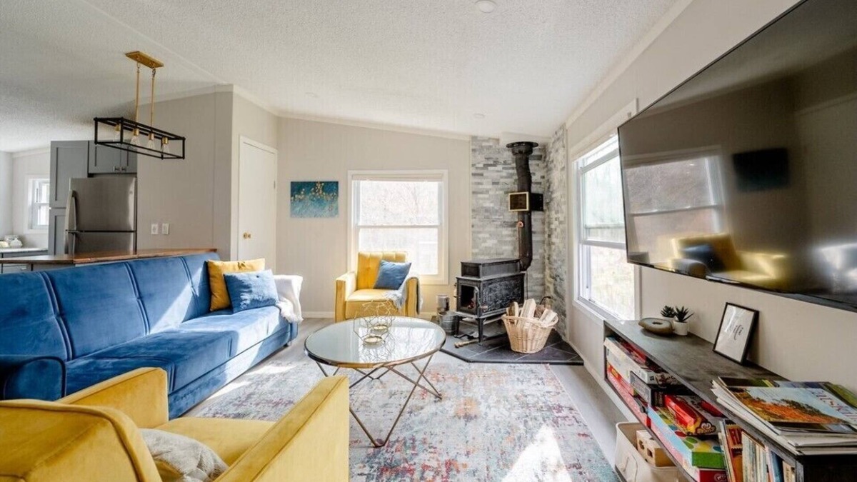 Livingston Manor Cottage | EV Modern Cozy Waterfront Cottage with Fireplace