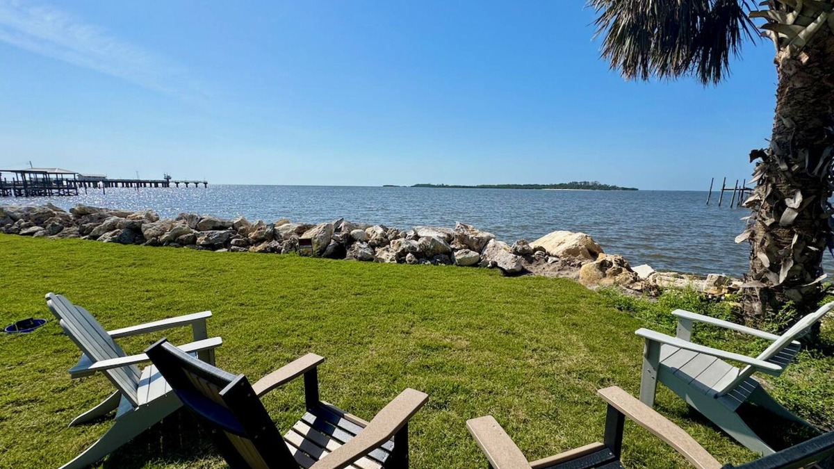 Cedar Key House | Eva Maes Waterfront Cottage Cedar Key Amazing View