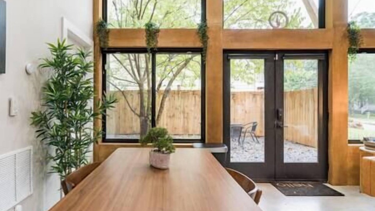 Peoplestown House | Eva’s Zen House – Downtown ATL Retreat (4 Guests)