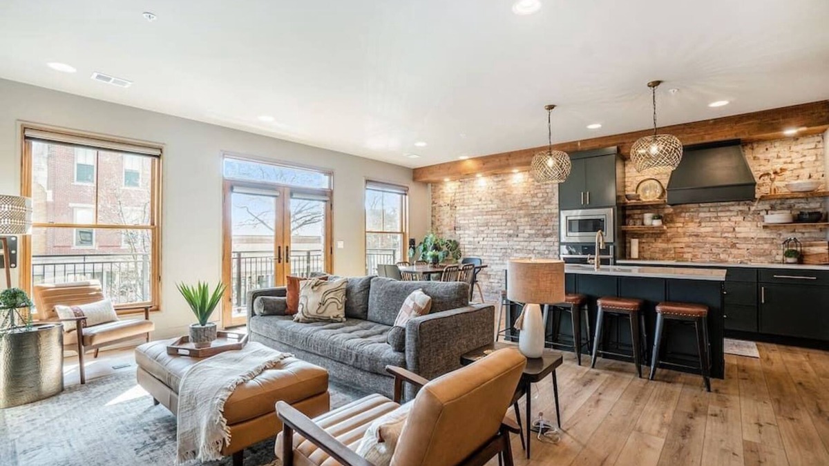 Holland Condo | Evelyn 201 Fabulous Condo on 8th with Terrace