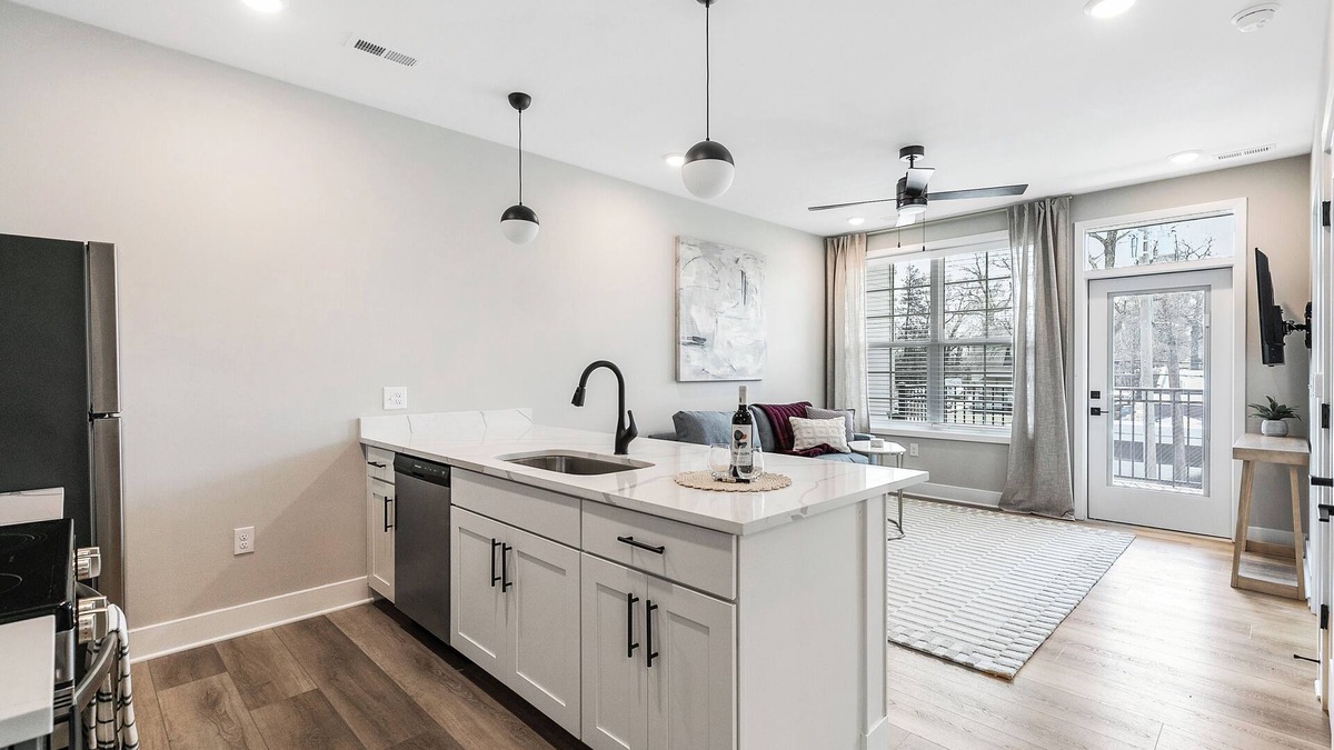 North Chesterfield Apartment | Evelyn 213 - Quaint 1BR in Forest Hill with 5-star finishes and new amenities