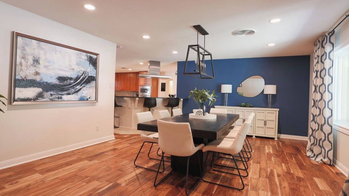 Lubbock House | Evening Breeze in Melanie Park