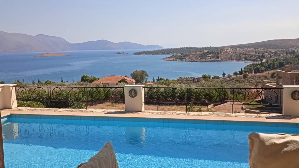 Galaxidi House | Everchanging View