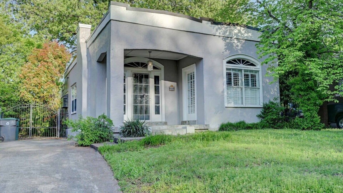 Evergreen House | Evergreen Charm in Midtown Memphis