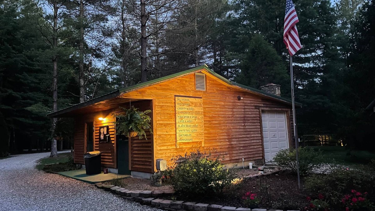 Rome Cabin | Evergreen Cottage, Twin Lakes Country Cabins