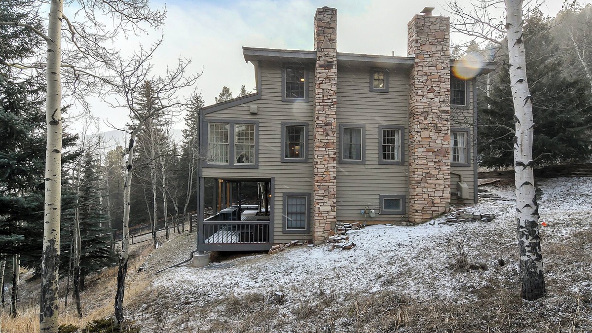 Evergreen House | Evergreen Dream Home! HOT TUB/KING BEDS/PIANO/AMAZING VIEWS/10 MIN TO SKI!