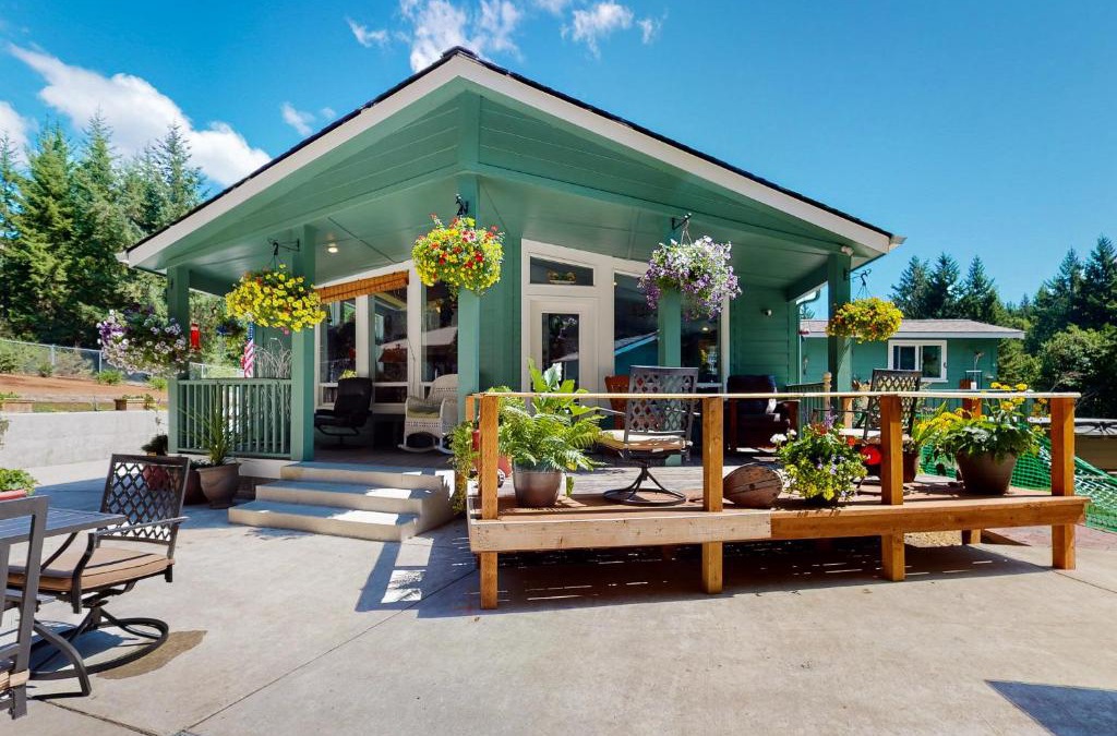 Longbranch House | Evergreen Hideout