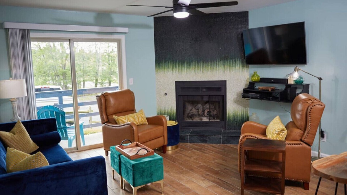 Timberline Condo | Evergreen Retreat – Walk to Timberline Mountain ski lifts and lodge!