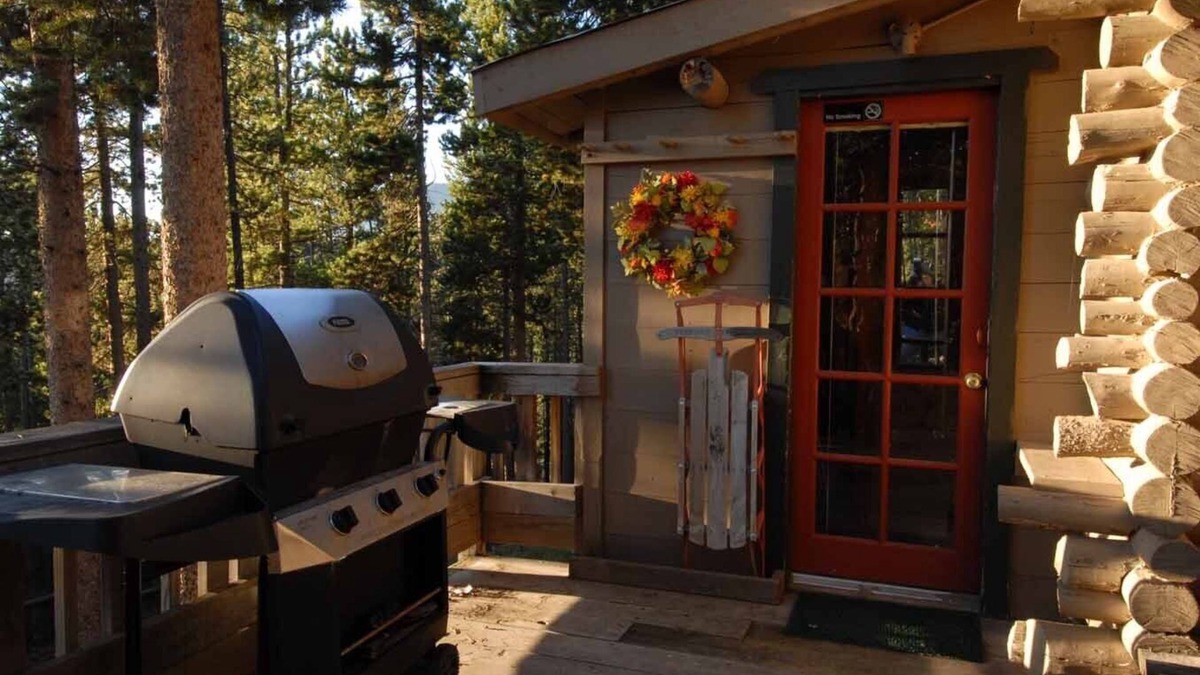 Evergreen Cabin | Evergreen's Colorados Log Cabin-Cool Crisp Summer Air. Beat the Heat @ 9000 Feet