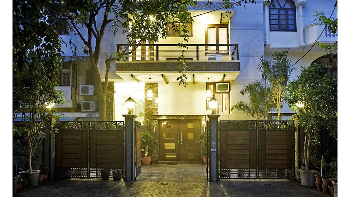 Defence Colony House | Evergreen Suites Defence Colony