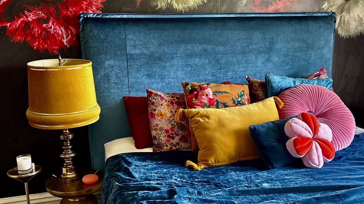 Fitzroy House | Eversley Heritage Grandeur in Fitzroy 10 min walk to CBD