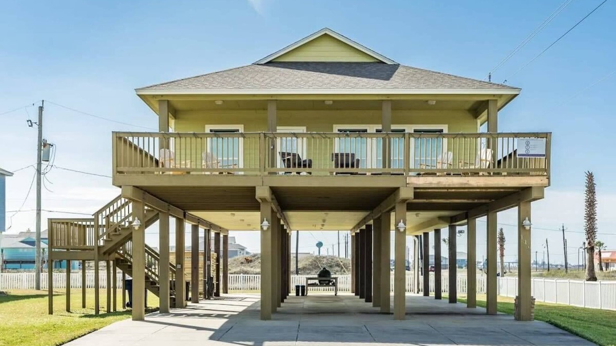 Surfside Beach House | Every Bedroom a Suite-Comfort & Privacy by Beach!