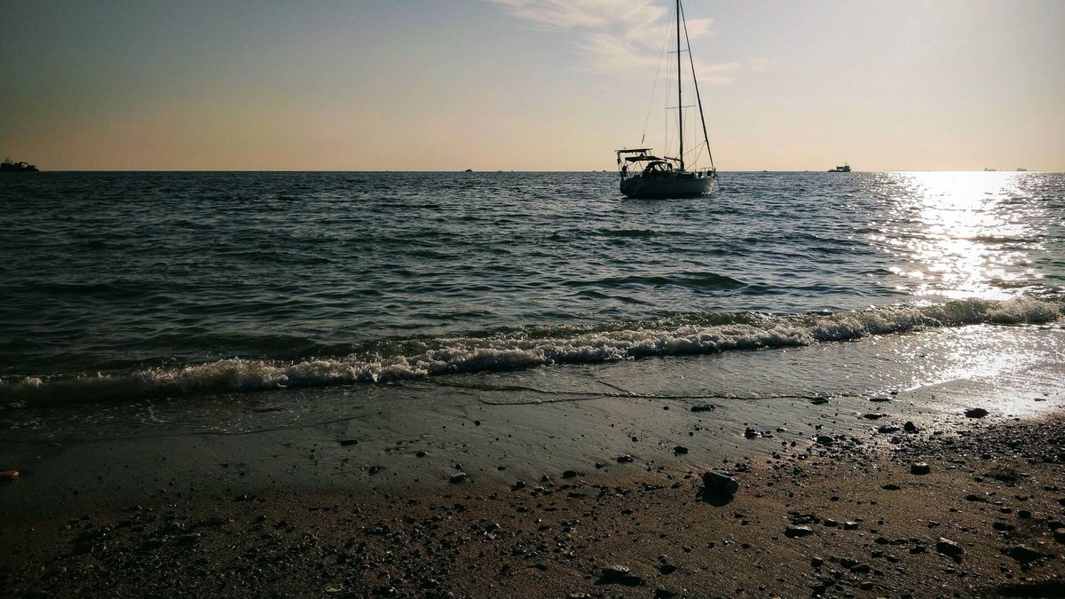 Avcilar Apartment | Every window opens to the sea! Just 3 minutes from the beach