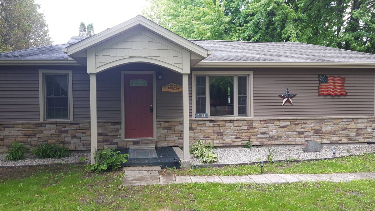 Lexington House | Everything new in this beautiful secluded home. Air conditioning. Wifi. Firepit.