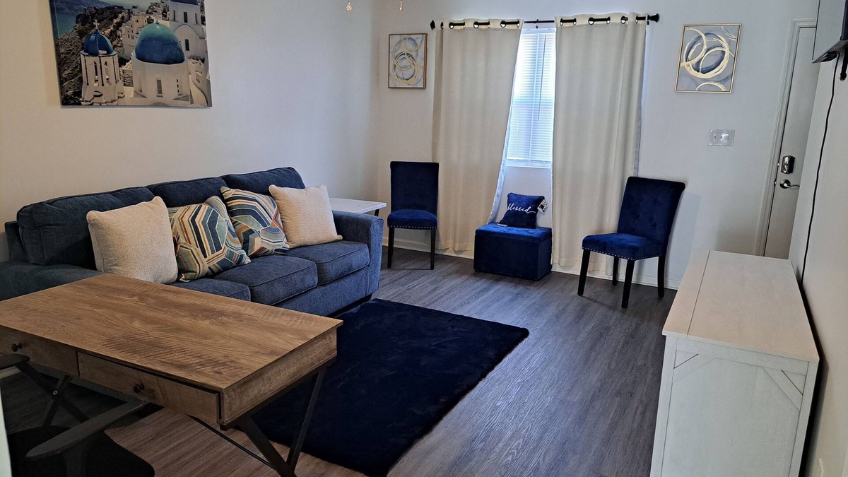 Albany Condo | Everything you need and more!