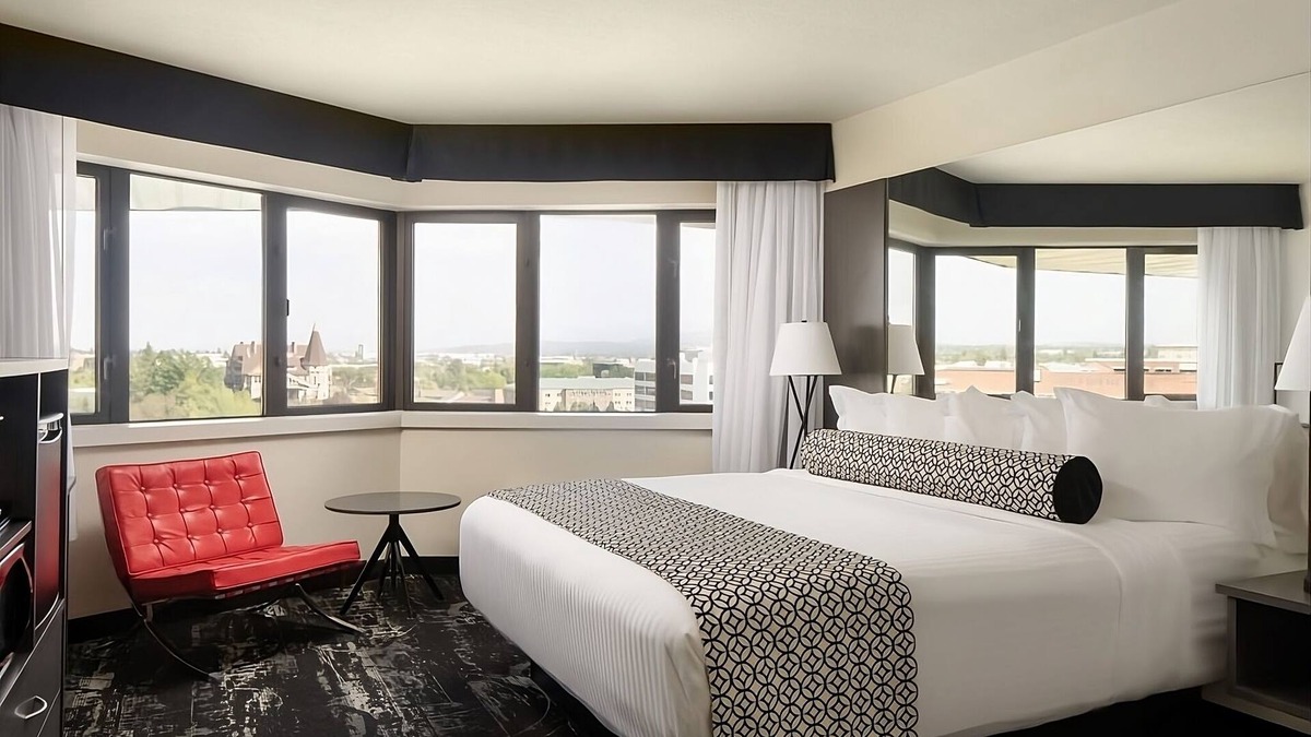 Riverside Hotel | Everything You Need For The Perfect Vacation! Near Bing Crosby Theater