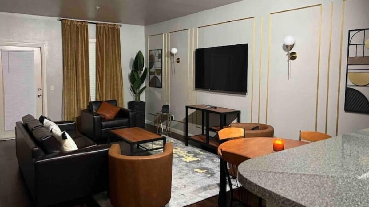 Norman Apartment | Everything you need to call home + car rental