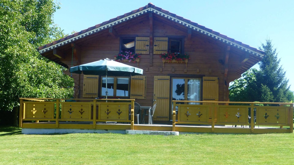 Larringes Ski Chalet | EVIAN CHARMING CHALET FOR 3 PERSONS NEAR LAKE LEMAN AND 15 MN FROM SKI RESORTS
