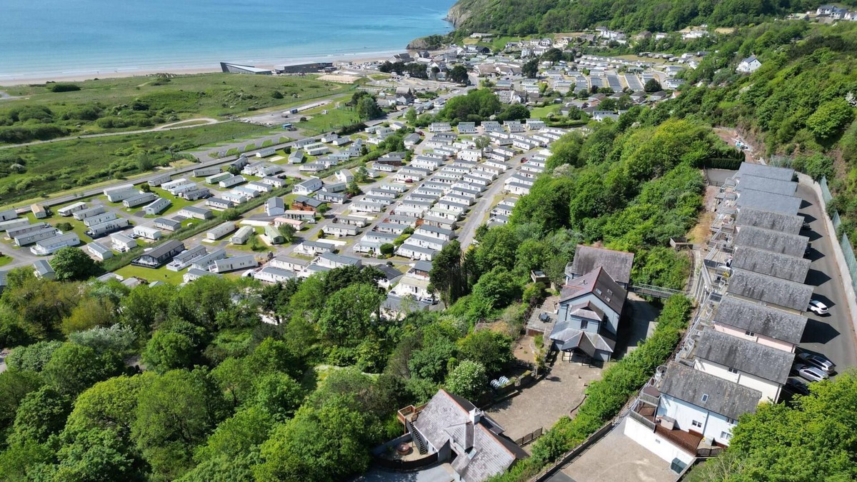 Pendine Apartment | Ewyn Y Don - 2 Bedroom Apartment - Pendine