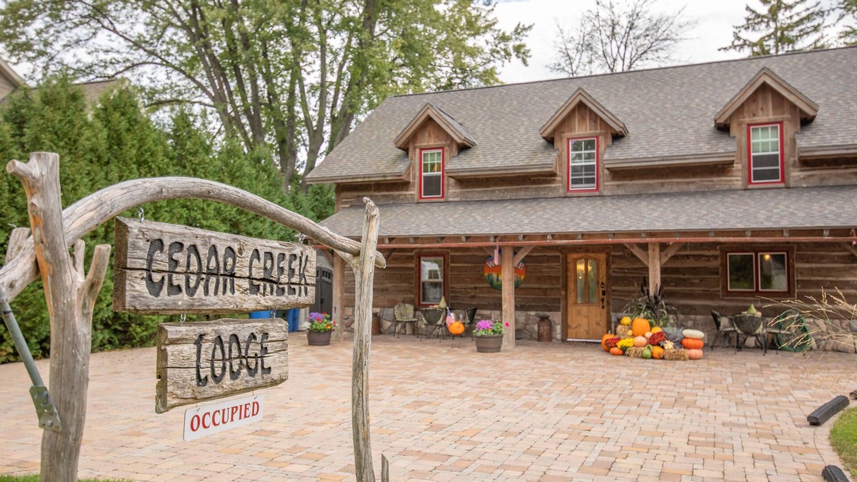 Fish Creek Cabin | Excellent and spacious location perfect for families! Spotlessly clean property