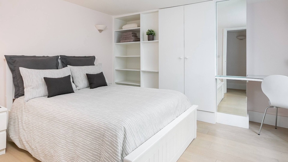 Oval Apartment | Excellent Apartment with Private Patio, and Park across the road.