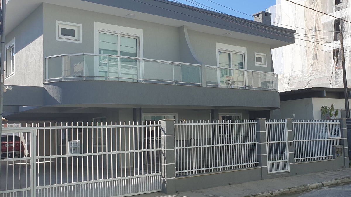 Centro Apartment | Excellent Apt of 2 dormitories in the Center of Bombinhas to 300mts of the beach