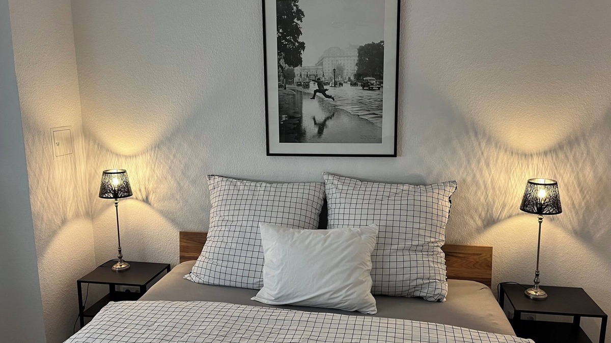 Riehl Apartment | Excellent connections to the trade fair, cathedral and old town by public transport, yet in a very quiet location