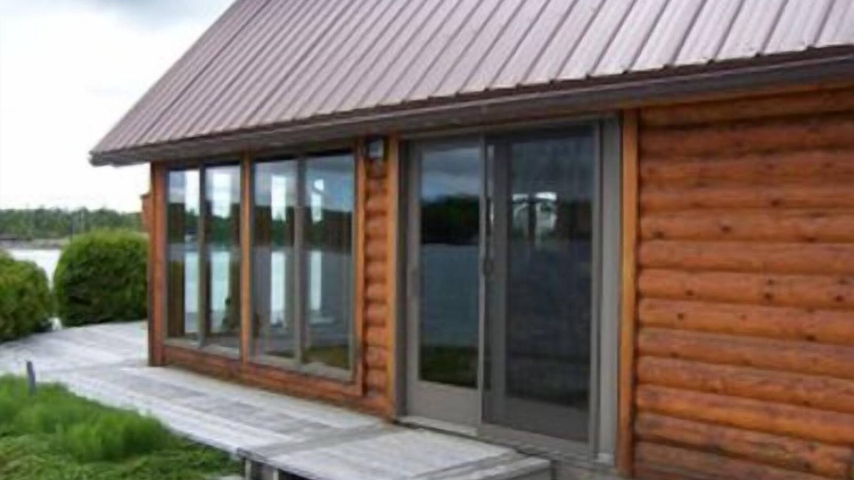 Barbeau Cottage | Excellent Freighter View!