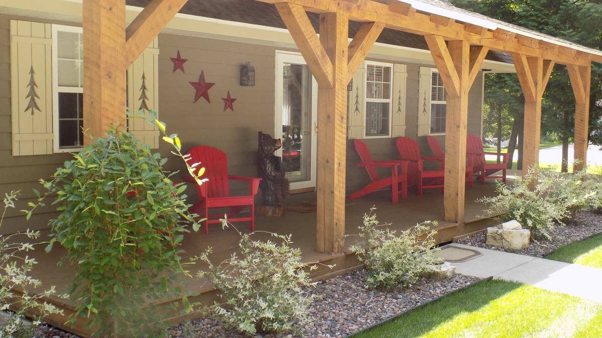 Fish Creek House | Excellent Location/Pine Cone Guest House/Close to downtown Fish Creek