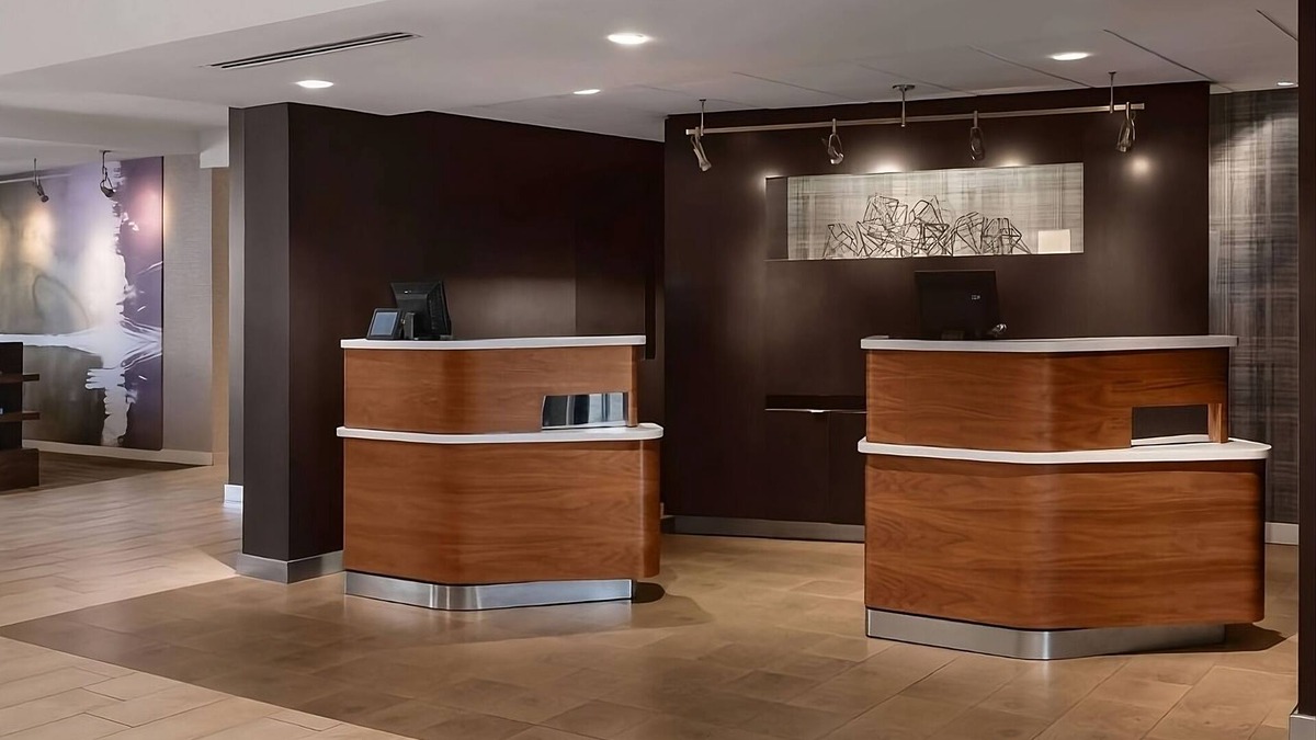 Middletown Hotel | Excellent Pick! Indoor and Outdoor Swimming Pools! Pets are Welcomed!